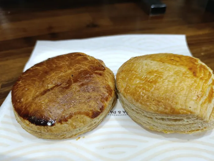 PASTELITO HOJALDRE DE JAMON